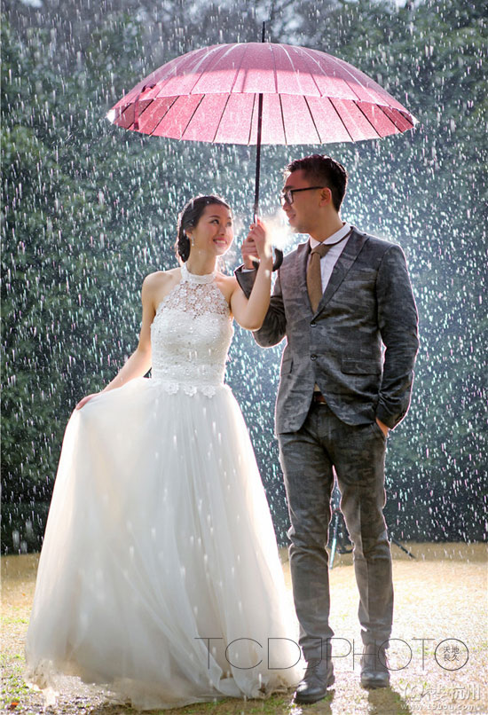 扬州雨天婚纱照